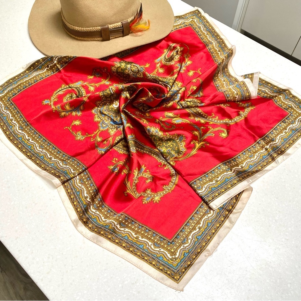 Beautiful Gypsy paisley floral scarf/wrap w southwestern country vibe